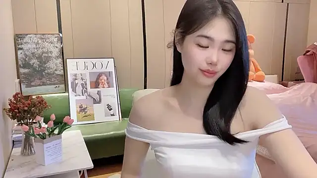 Snapshot of suki-1 chatting on September 12, 8:14 am suki-1 online show from September 12, 8:14 am