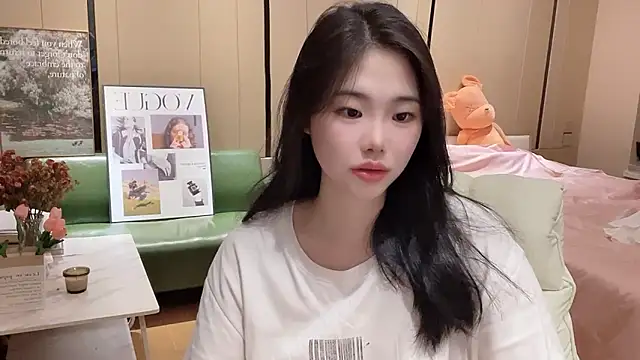 Snapshot of suki-1 chatting on October 3, 3:42 pm suki-1 online show from October 3, 3:42 pm