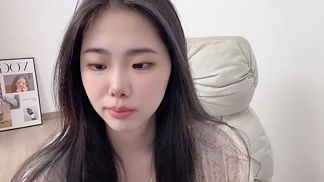 Snapshot of suki-1 chatting on June 1, 9:33 am suki-1 online show from June 1, 9:33 am