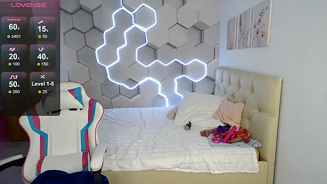 Snapshot of aliicemeow chatting on May 16, 2:19 am aliicemeow online show from May 16, 2:19 am