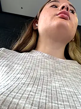 Snapshot of StephanieMur chatting on September 12, 4:56 am StephanieMur online show from September 12, 4:56 am