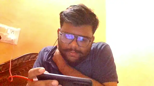 Snapshot of brownbear6 chatting on November 4, 6:40 pm brownbear6 online show from November 4, 6:40 pm