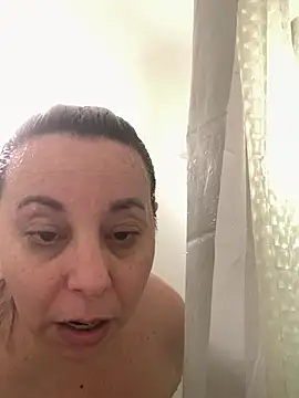 Snapshot of LupeLok chatting on July 8, 5:06 pm LupeLok online show from July 8, 5:06 pm