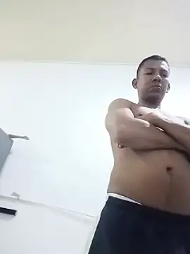 Snapshot of arnal32 chatting on October 19, 9:32 am arnal32 online show from October 19, 9:32 am