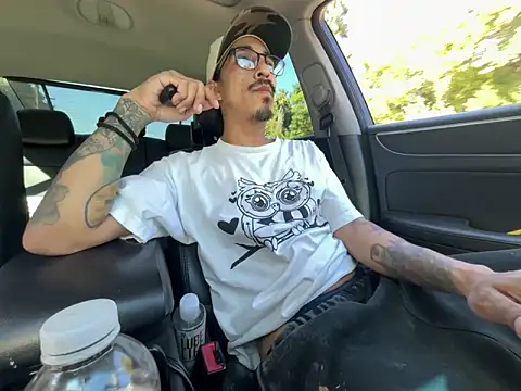 bigdickkane300 online show from June 15, 10:34 pm