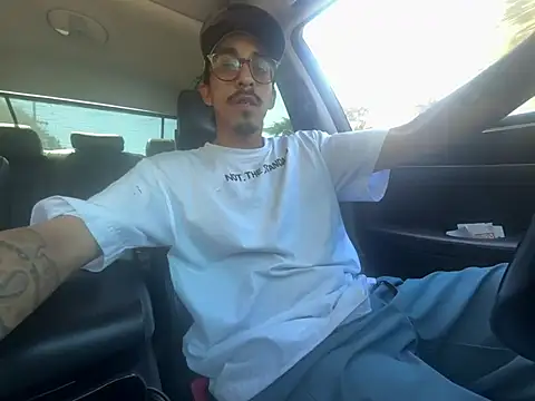 bigdickkane300 online show from July 6, 10:45 pm