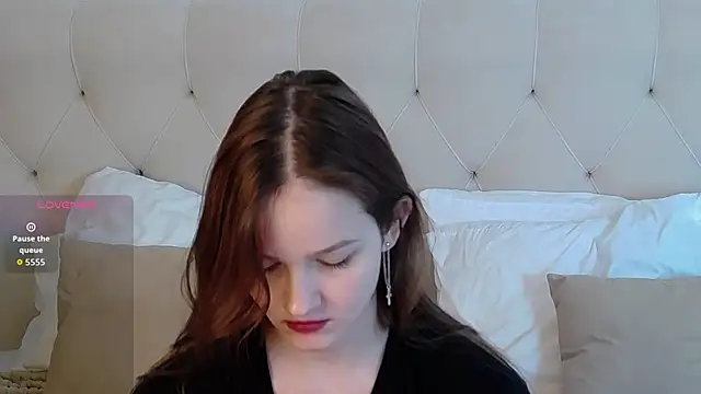 MichelleRoux online show from March 10, 8:25 pm