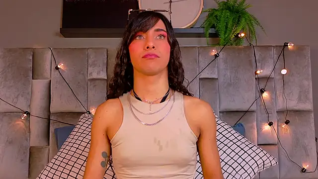 TiffValentinee  online show from November 11, 7:58 pm