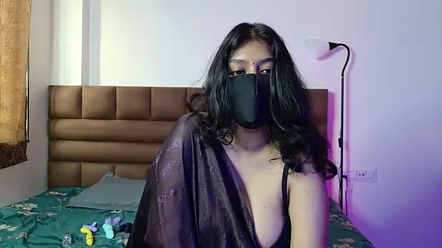 Snapshot of Gulaboo100 chatting on October 3, 6:10 am Gulaboo100 online show from October 3, 6:10 am