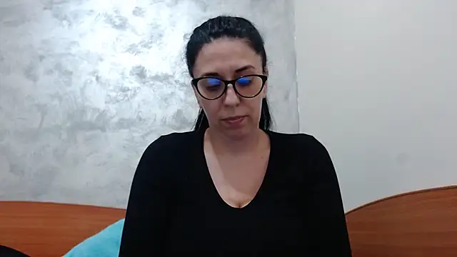 jollene online show from March 15, 2:34 pm