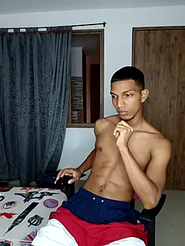 Snapshot of miguelmarcus chatting on September 18, 1:24 pm miguelmarcus online show from September 18, 1:24 pm