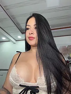 Snapshot of CrisMarulanda chatting on February 10, 4:05 am CrisMarulanda online show from February 10, 4:05 am