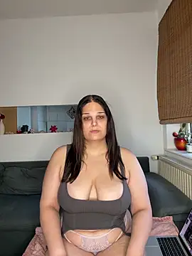 Snapshot of Katherine_Leyla chatting on May 27, 7:00 pm Katherine Leyla online show from May 27, 7:00 pm
