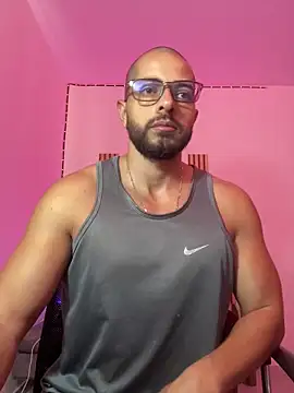 magnumchris online show from April 22, 1:01 pm