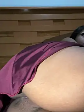 Snapshot of hillarymoreninha chatting on April 21, 3:57 am hillarymoreninha online show from April 21, 3:57 am