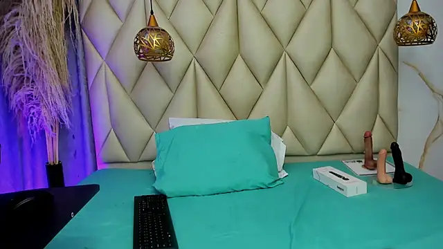Snapshot of Ibbie_drastic chatting on July 14, 12:11 pm Ibbie drastic online show from July 14, 12:11 pm