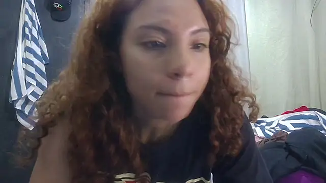 Snapshot of VioletV chatting on May 26, 3:24 am VioletV online show from May 26, 3:24 am