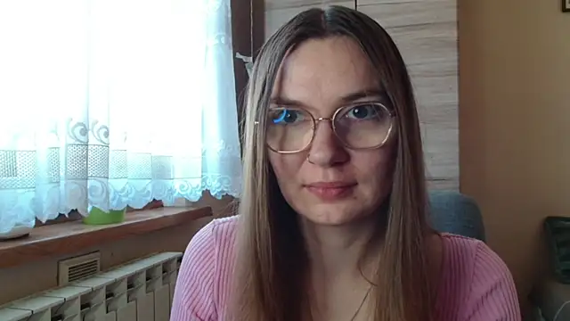 Snapshot of LooveELLYx chatting on October 31, 7:31 am LooveELLYx online show from October 31, 7:31 am