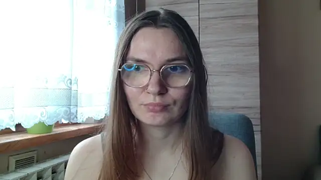 Snapshot of LooveELLYx chatting on November 3, 8:04 am LooveELLYx online show from November 3, 8:04 am