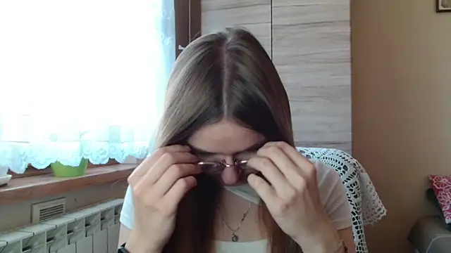 Snapshot of LooveELLYx chatting on November 4, 7:51 am LooveELLYx online show from November 4, 7:51 am