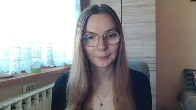 Snapshot of LooveELLYx chatting on November 6, 7:31 am LooveELLYx online show from November 6, 7:31 am