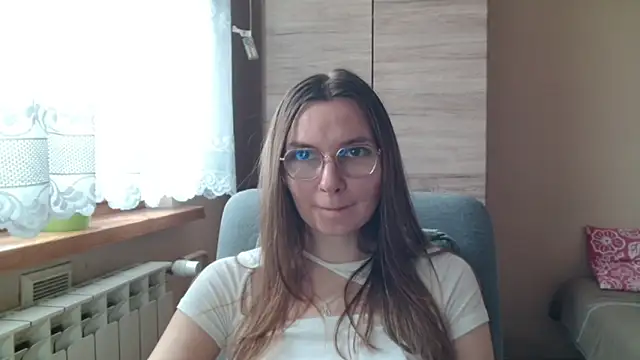 Snapshot of LooveELLYx chatting on November 12, 8:26 am LooveELLYx online show from November 12, 8:26 am