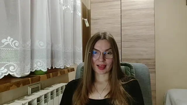 Snapshot of LooveELLYx chatting on November 21, 5:28 am LooveELLYx online show from November 21, 5:28 am