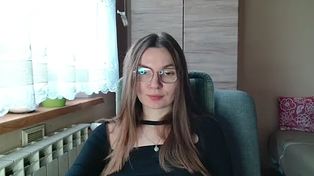 Snapshot of LooveELLYx chatting on December 2, 7:36 am LooveELLYx online show from December 2, 7:36 am