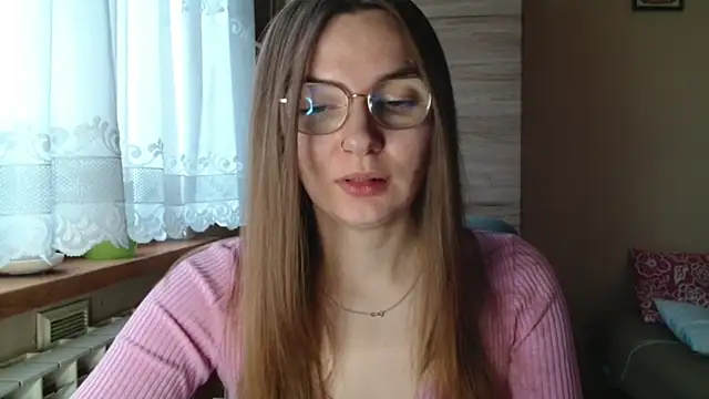 Snapshot of LooveELLYx chatting on December 15, 7:23 am LooveELLYx online show from December 15, 7:23 am