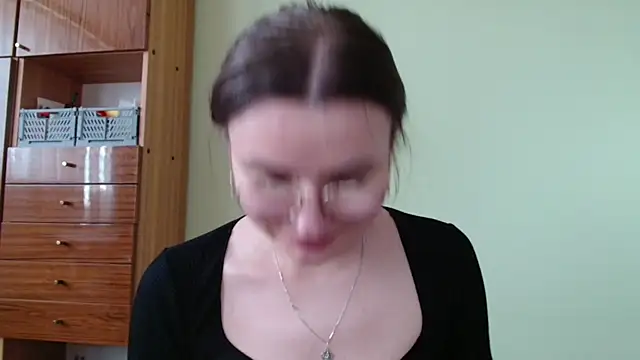 Snapshot of LooveELLYx chatting on May 13, 1:30 pm LooveELLYx online show from May 13, 1:30 pm