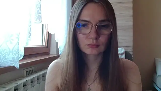Snapshot of LooveELLYx chatting on June 27, 6:29 am LooveELLYx online show from June 27, 6:29 am