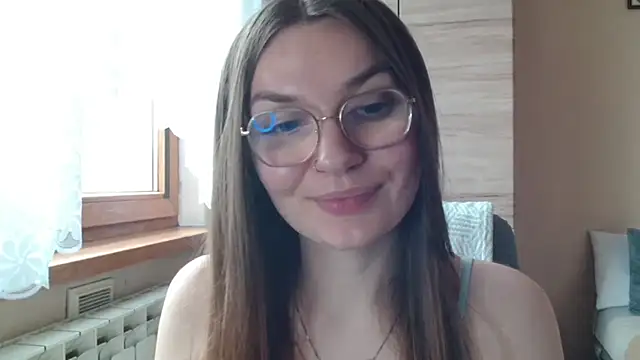 Snapshot of LooveELLYx chatting on July 7, 7:23 am LooveELLYx online show from July 7, 7:23 am