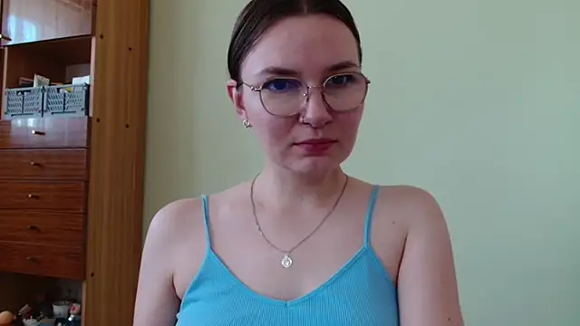Snapshot of LooveELLYx chatting on July 9, 6:28 am LooveELLYx online show from July 9, 6:28 am