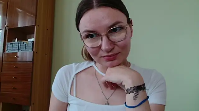 Snapshot of LooveELLYx chatting on July 15, 6:29 am LooveELLYx online show from July 15, 6:29 am