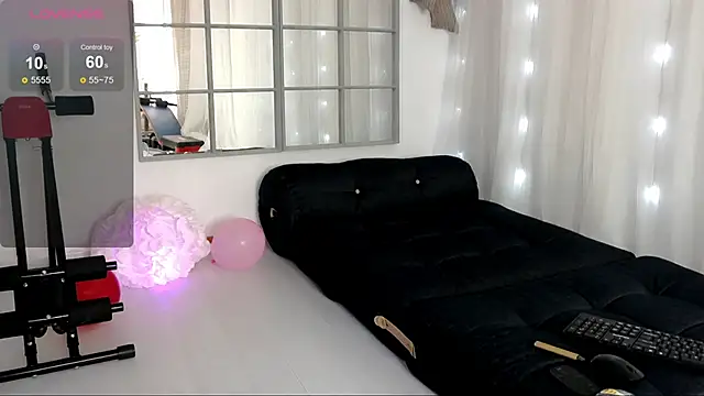 SarahRaynex online show from May 8, 10:31 am