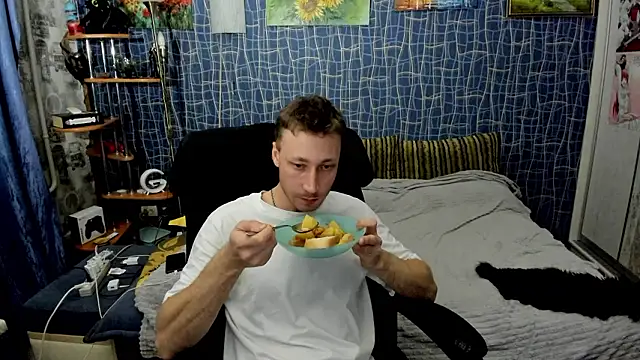 CuteBoy228 online show from March 16, 6:23 pm