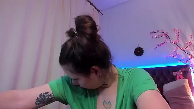 LilaVame online show from December 17, 8:37 pm