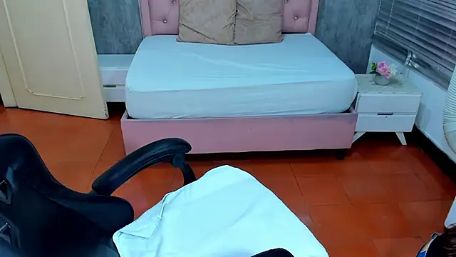 Snapshot of lissa_jhonsoon chatting on July 22, 2:03 am lissa jhonsoon online show from July 22, 2:03 am