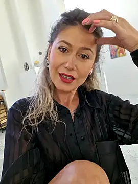 Snapshot of CelynaRoss chatting on May 24, 12:54 pm CelynaRoss online show from May 24, 12:54 pm