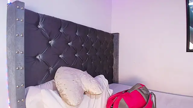 GraceWallace  online show from September 14, 5:01 pm