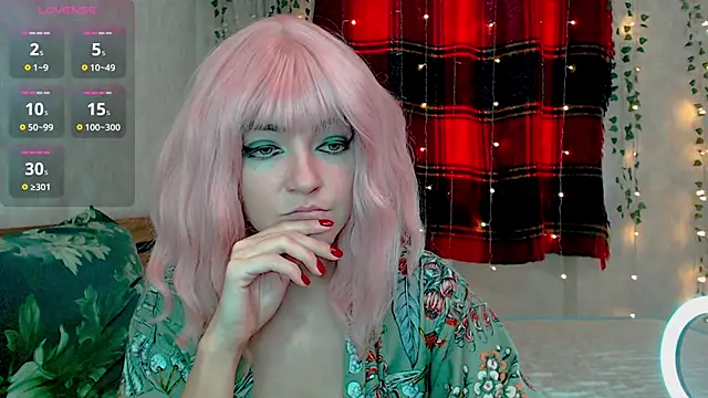 Snapshot of MagicPink chatting on February 6, 10:40 am MagicPink online show from February 6, 10:40 am