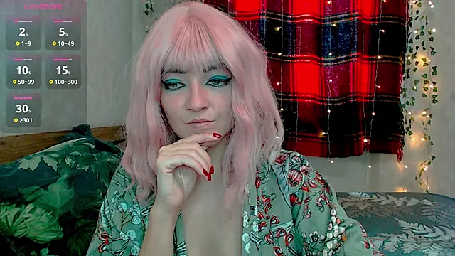 Snapshot of MagicPink chatting on March 2, 11:28 am MagicPink online show from March 2, 11:28 am