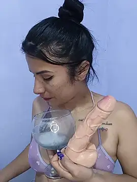 Snapshot of karinnahotdirty chatting on May 22, 11:21 pm karinnahotdirty online show from May 22, 11:21 pm