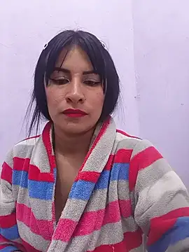 Snapshot of karinnahotdirty chatting on June 12, 9:46 pm karinnahotdirty online show from June 12, 9:46 pm