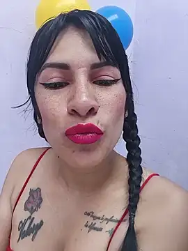 Snapshot of karinnahotdirty chatting on June 20, 4:10 pm karinnahotdirty online show from June 20, 4:10 pm