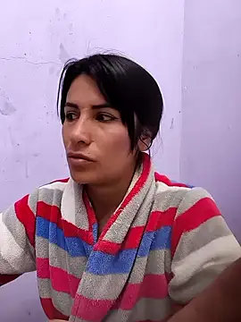Snapshot of karinnahotdirty chatting on July 14, 9:09 pm karinnahotdirty online show from July 14, 9:09 pm