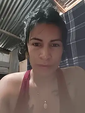 Snapshot of karinnahotdirty chatting on July 15, 3:39 pm karinnahotdirty online show from July 15, 3:39 pm