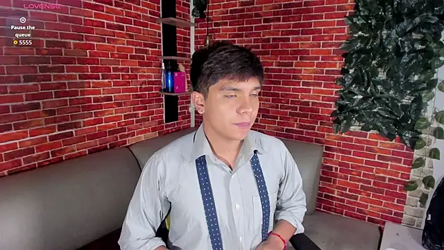 Snapshot of Thiago_Kozak chatting on May 20, 1:39 pm Thiago Kozak online show from May 20, 1:39 pm