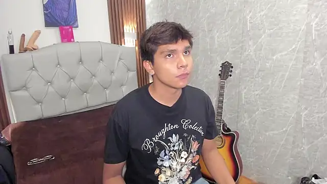 Snapshot of Thiago_Kozak chatting on June 8, 7:36 pm Thiago Kozak online show from June 8, 7:36 pm