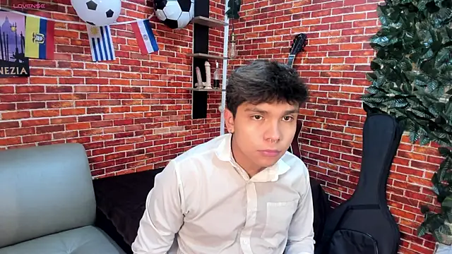 Snapshot of Thiago_Kozak chatting on July 1, 1:45 pm Thiago Kozak online show from July 1, 1:45 pm